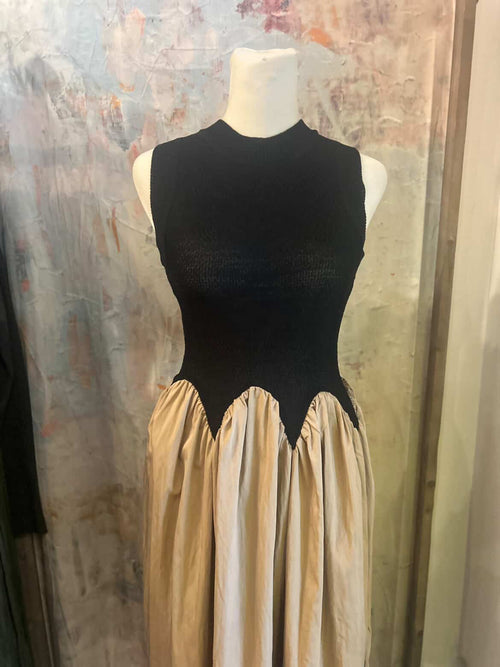 Wavy Waist Bodice Midi Dress