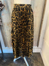 Pleat Detail Midi Leopard Skirt