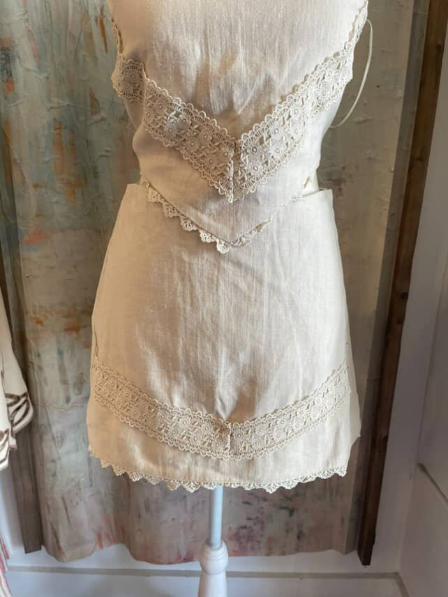 Border Detail Side Zip Skirt