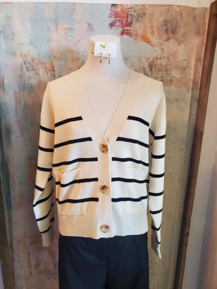 Cream/Black Two Pocket Cardigan