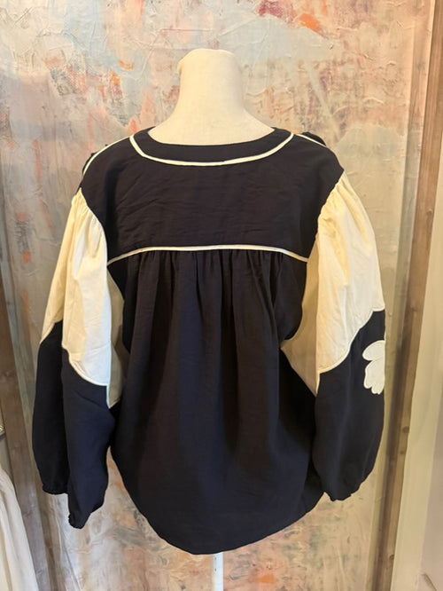 Long Sleeve Pattern Detail Top