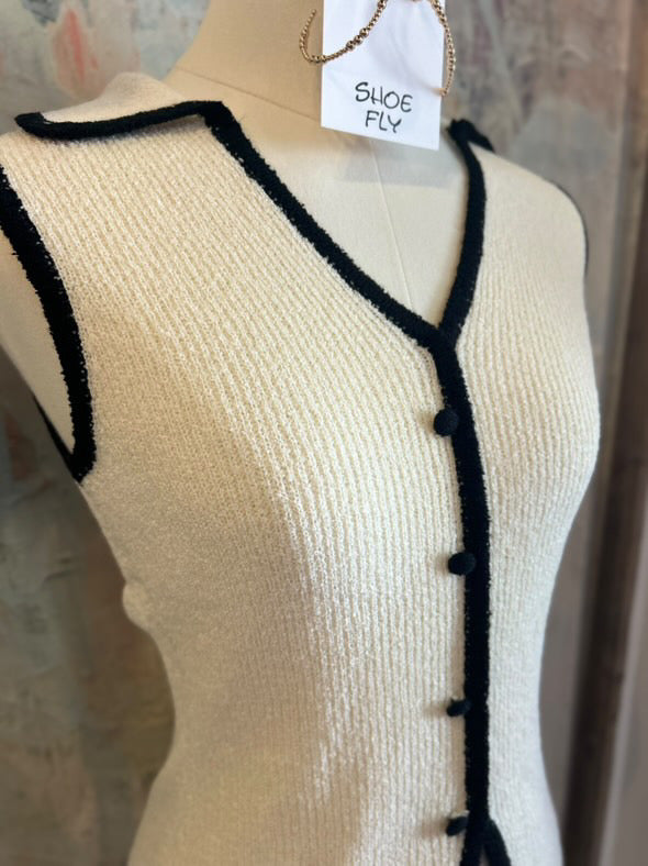 Collared Button Down Contrast Sweater Vest