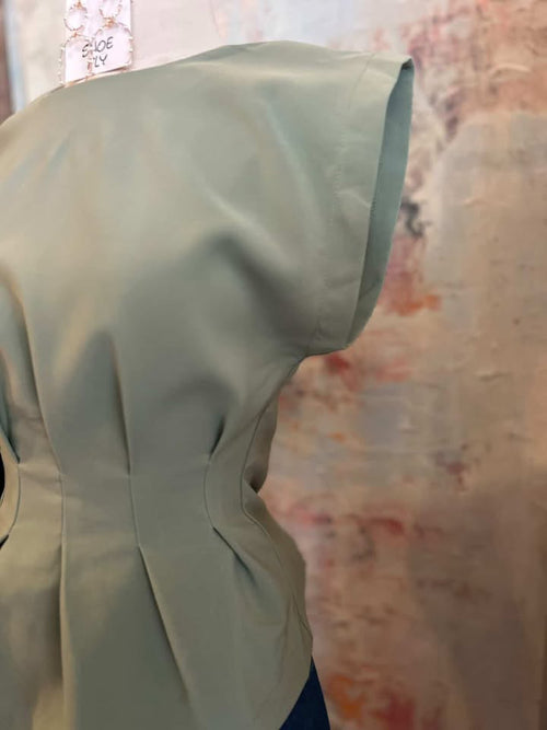 Round Neck Pleat Detail Top_