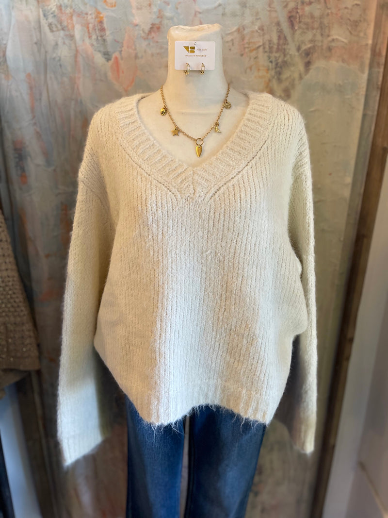 Super Soft V Neck Sweater Top__