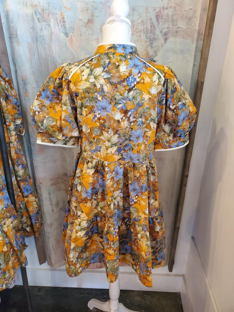 Piping Detail Taupe Floral Dress with Pockets