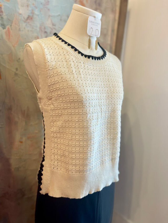 Border Detail Sleeveless Sweater Top