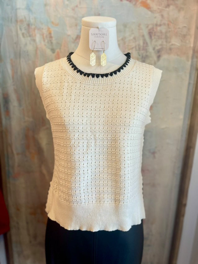 Border Detail Sleeveless Sweater Top