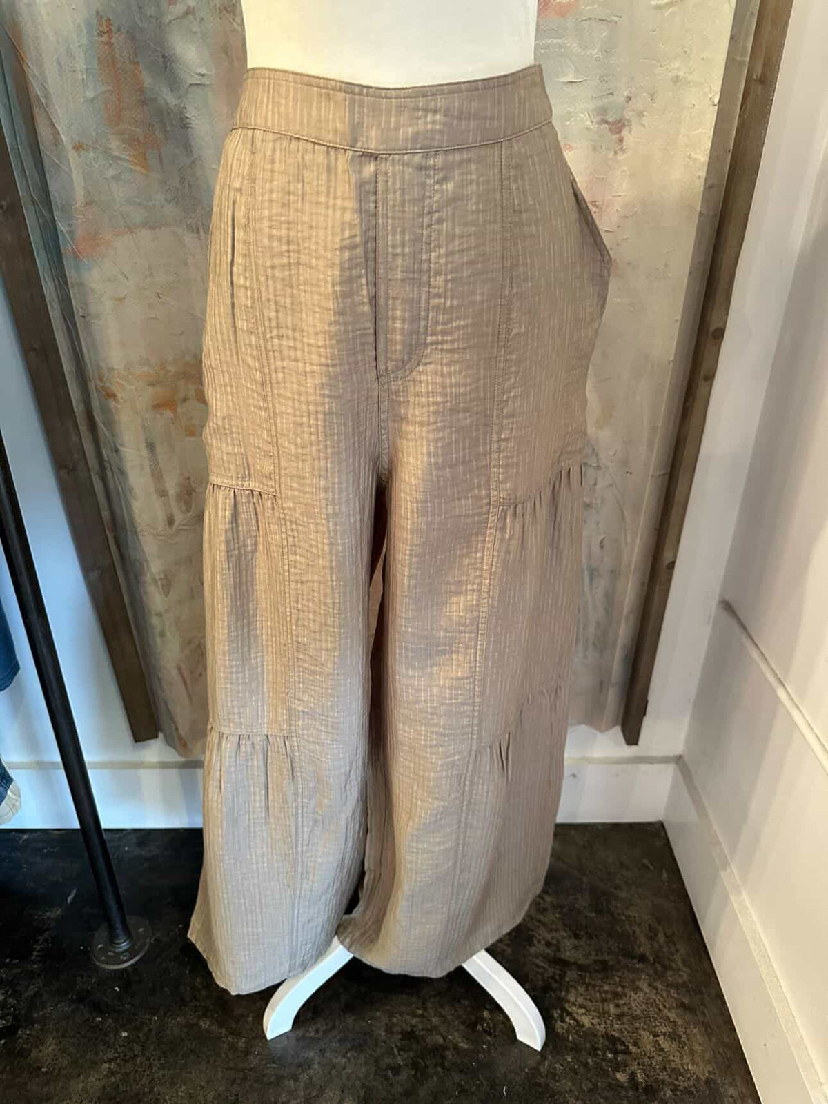 Elastic Waist Tiered Wide Leg Pants __