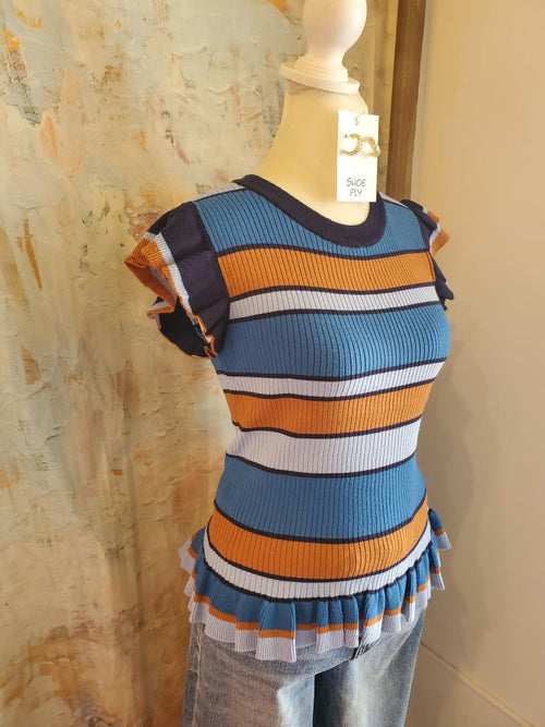 Round Neck Short Flutter Sleeve Hem Sweater