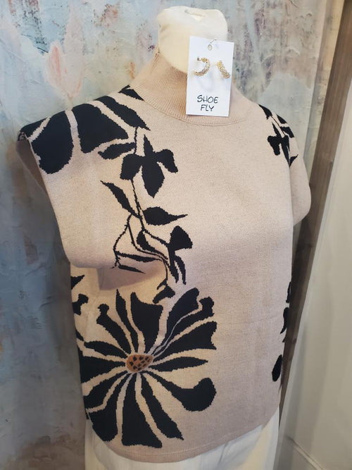 Flower Detail Sleeveless Sweater