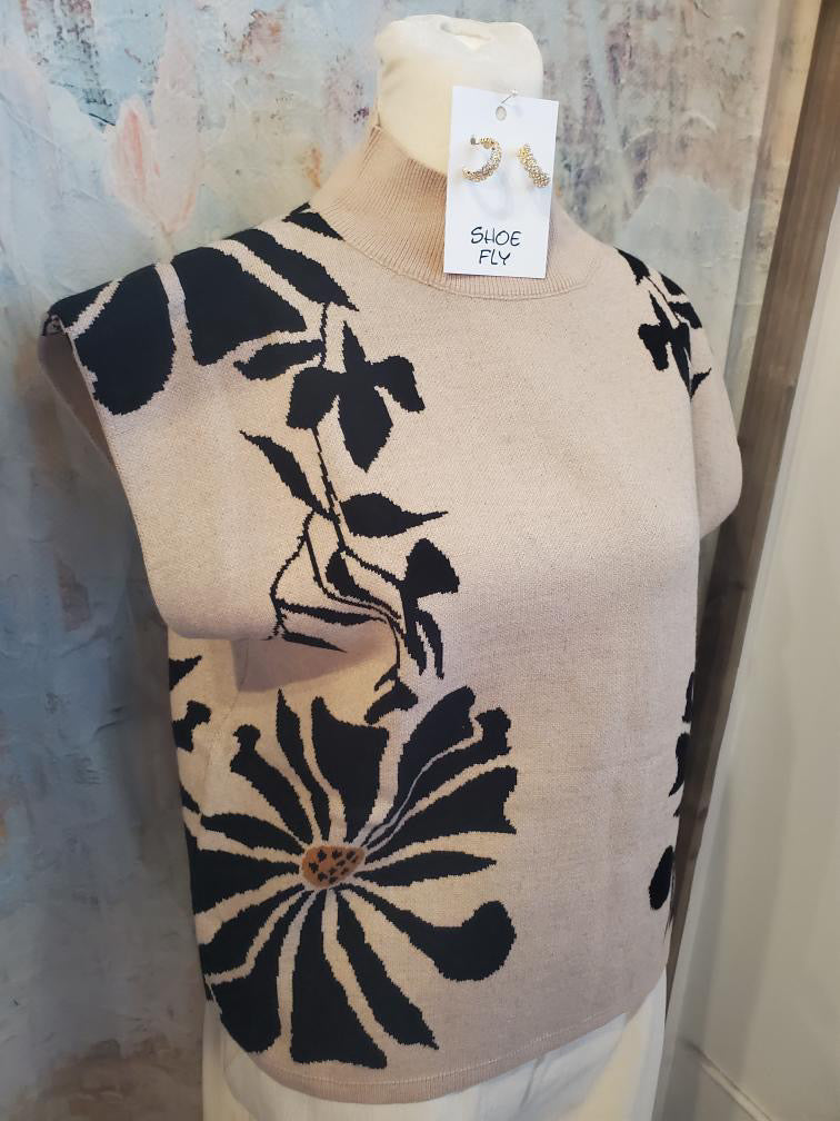 Flower Detail Sleeveless Sweater