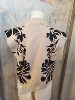 Flower Detail Sleeveless Sweater