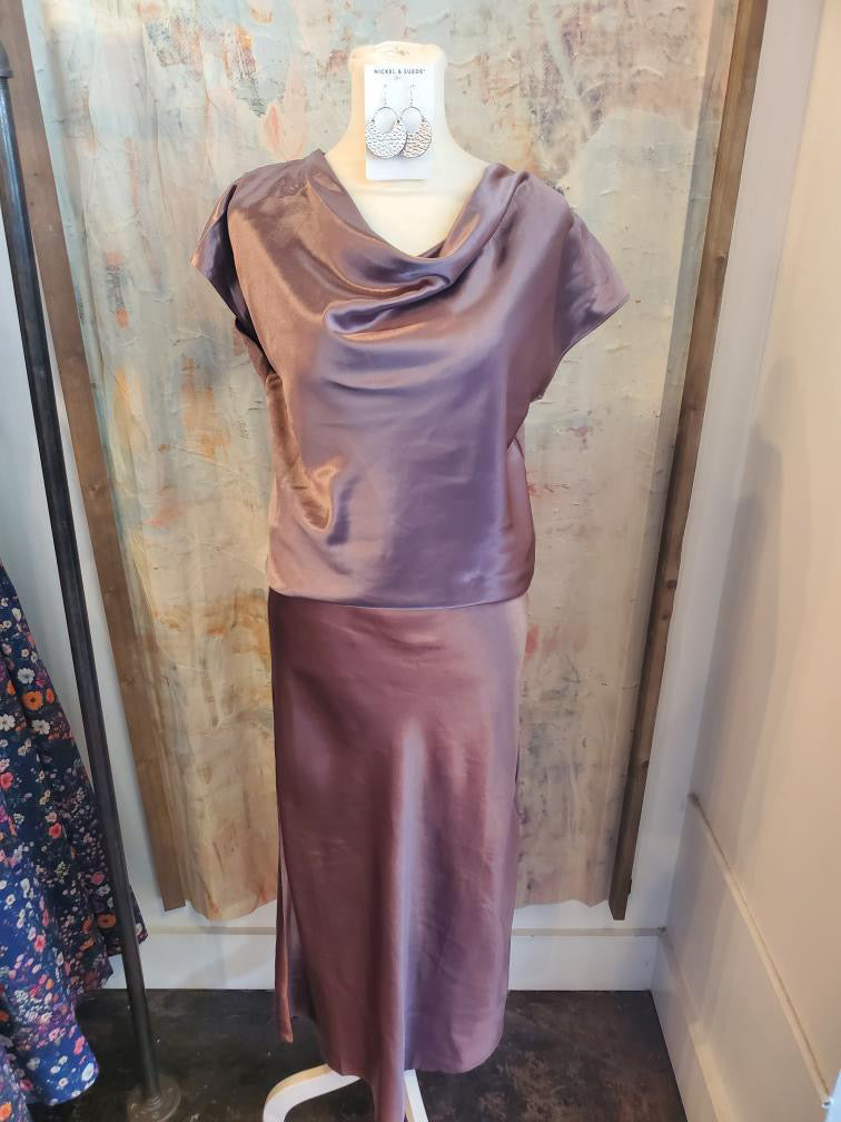 Elastic Waist Midi Length Skirt