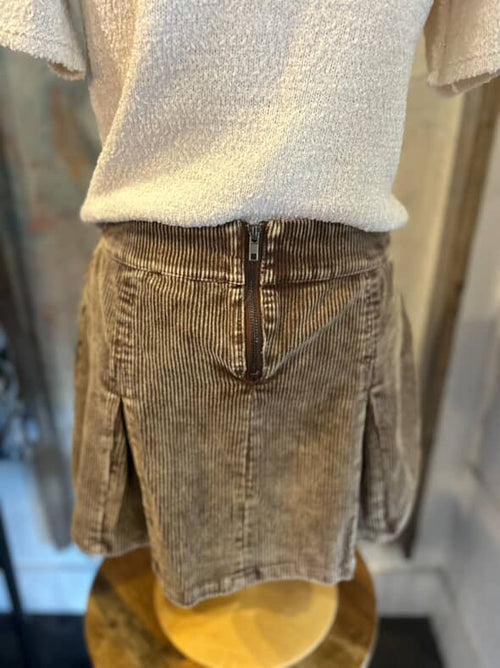 Pleat Detail Brown Skirt