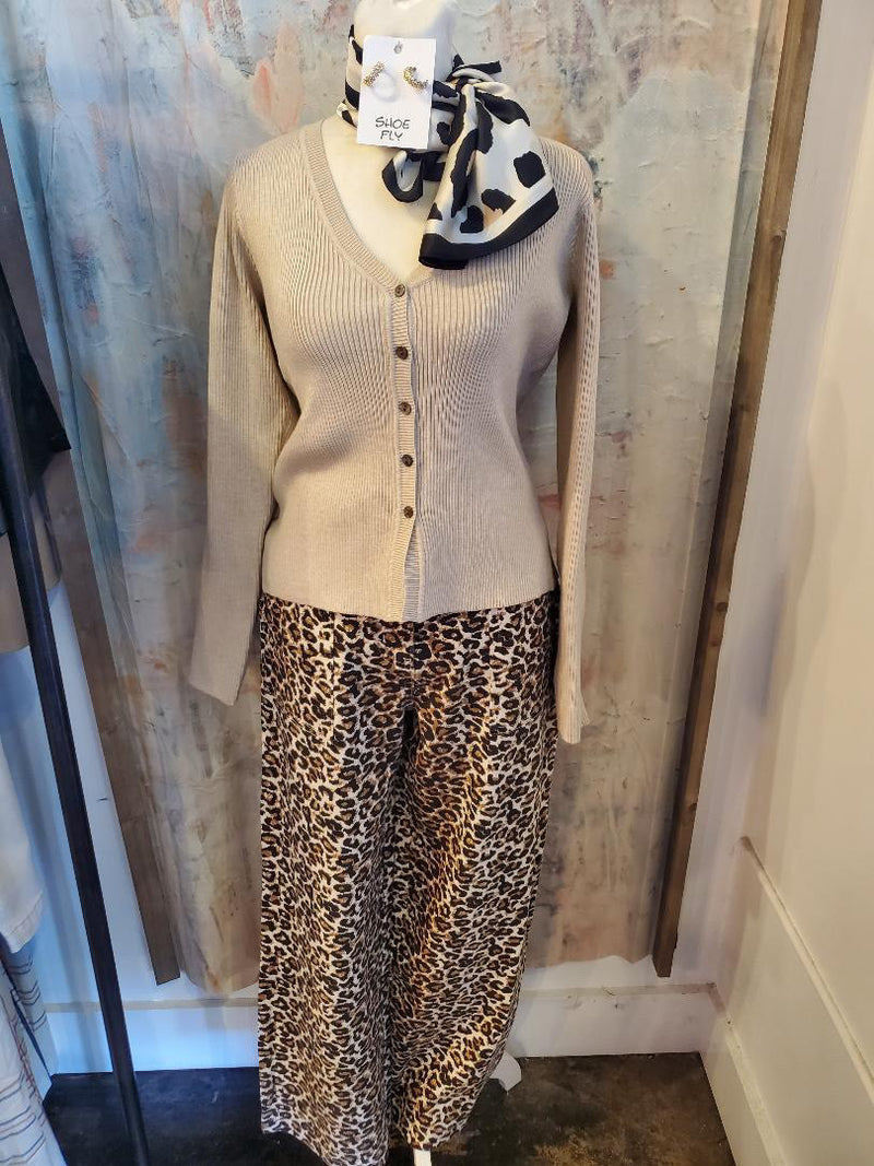 Two Pocket Leopard Print Pants