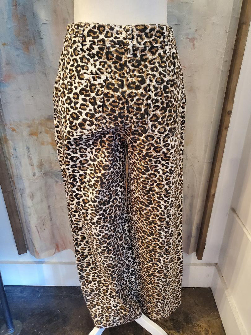 Two Pocket Leopard Print Pants