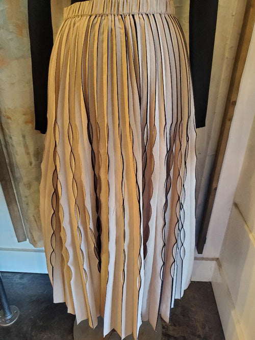 Taupe Black Elastic Waist Pleated Midi Skirt