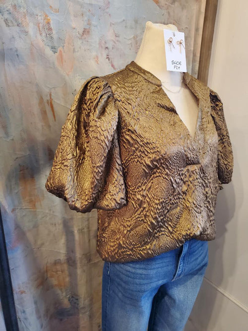 Texture V Neck Puff Sleeve Top