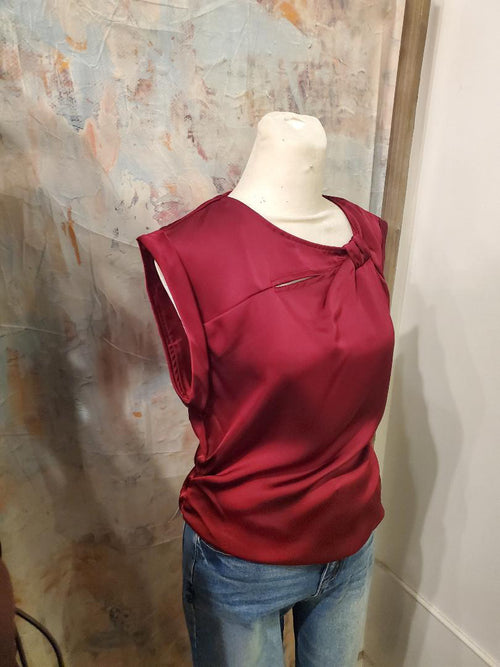 Cut Out Detail Burgundy Short Sleeve Top