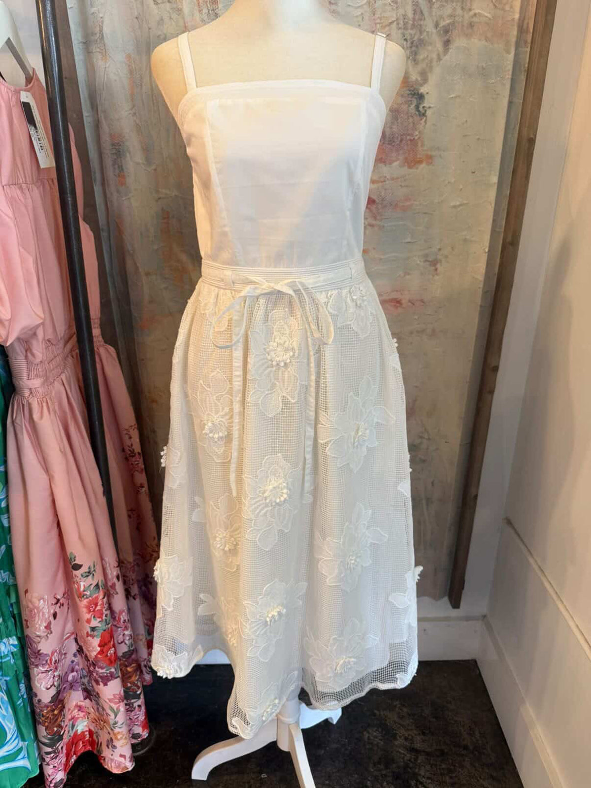 Floral Mesh Texture Embroidery Midi Dress