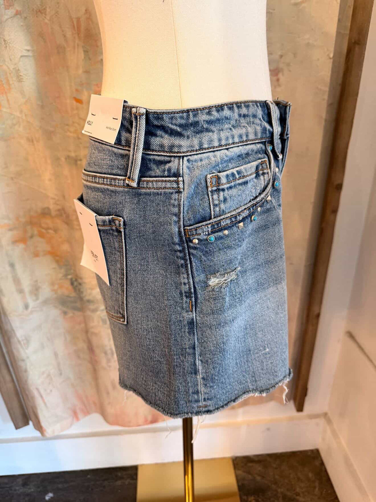 Mid Rise Stud Pocket Detail Denim Shorts