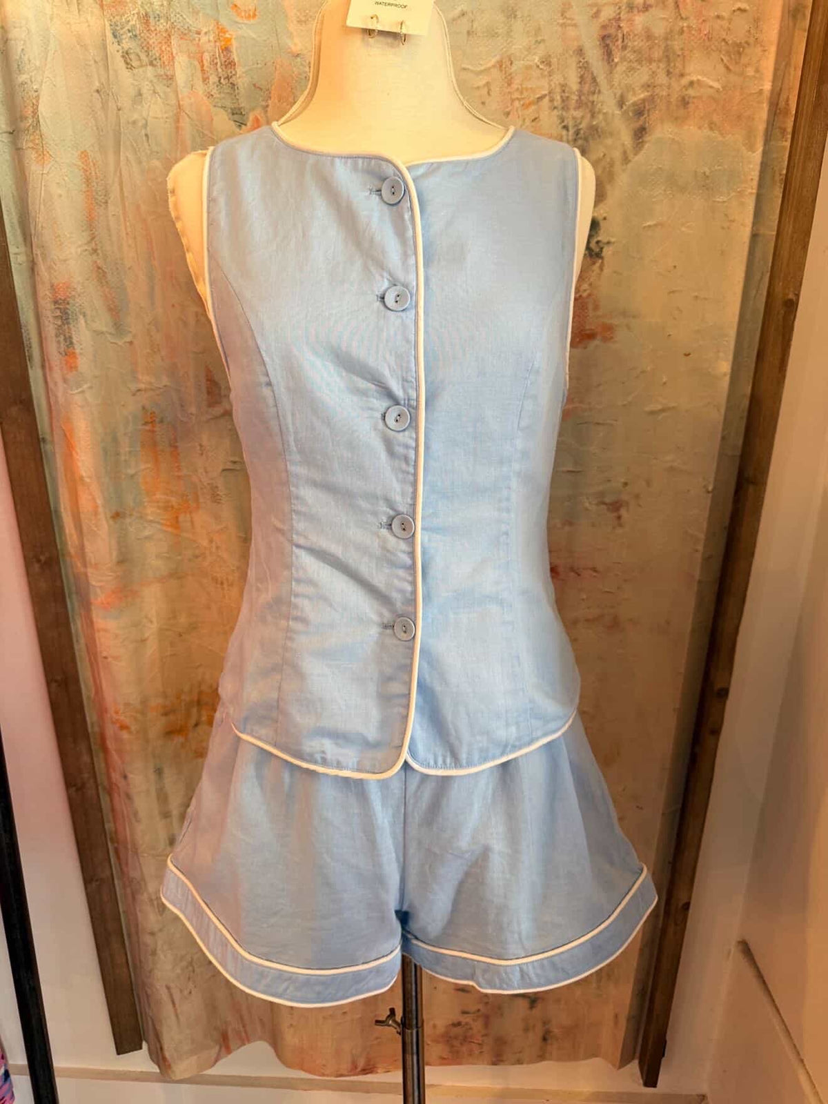 Contrast Piping Shorts