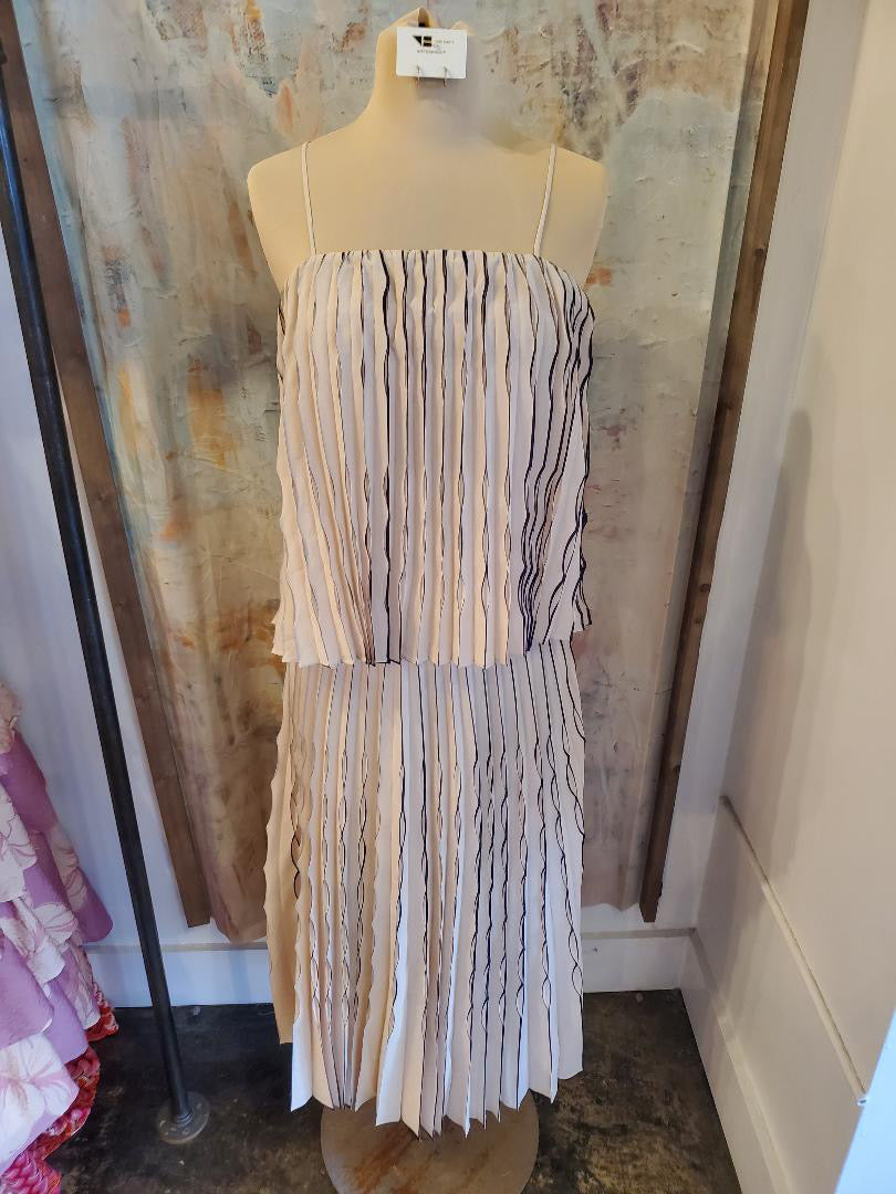 Elastic Waist Pleat Midi Skirt