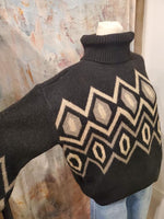 T Neck Geo Sweater Top